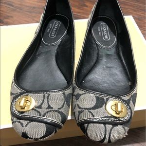 Coach logo flats w/Lock
